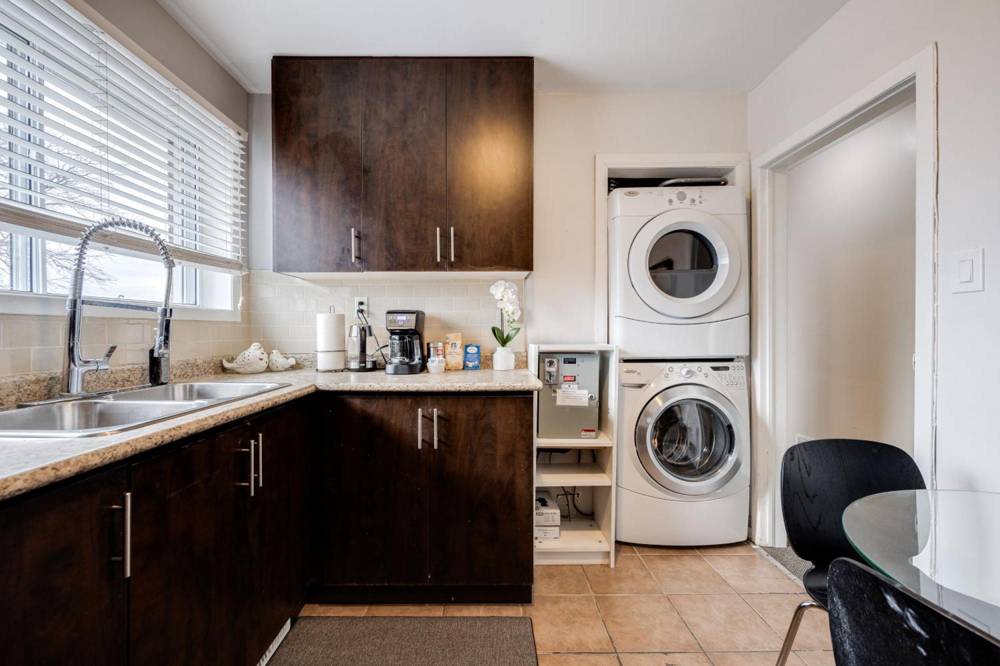 Eglinton West Guest Suite Toronto Buitenkant foto