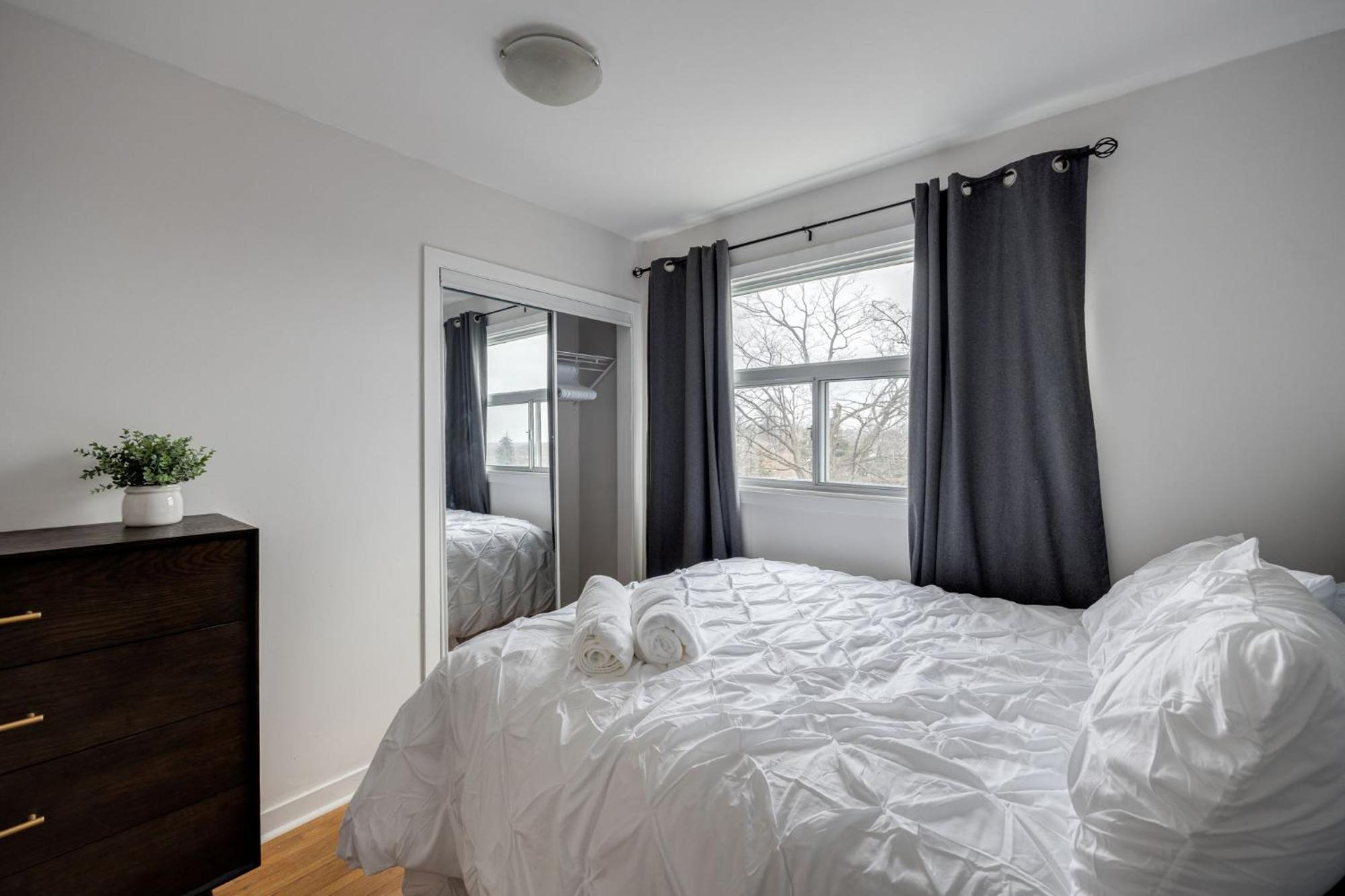 Eglinton West Guest Suite Toronto Buitenkant foto