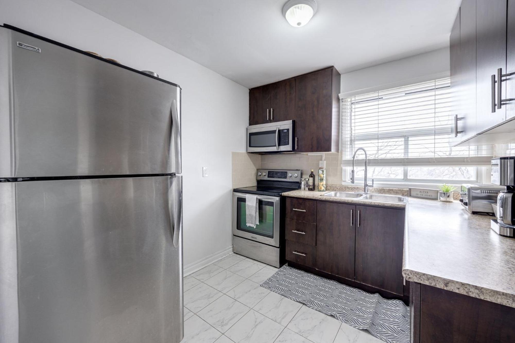 Eglinton West Guest Suite Toronto Buitenkant foto