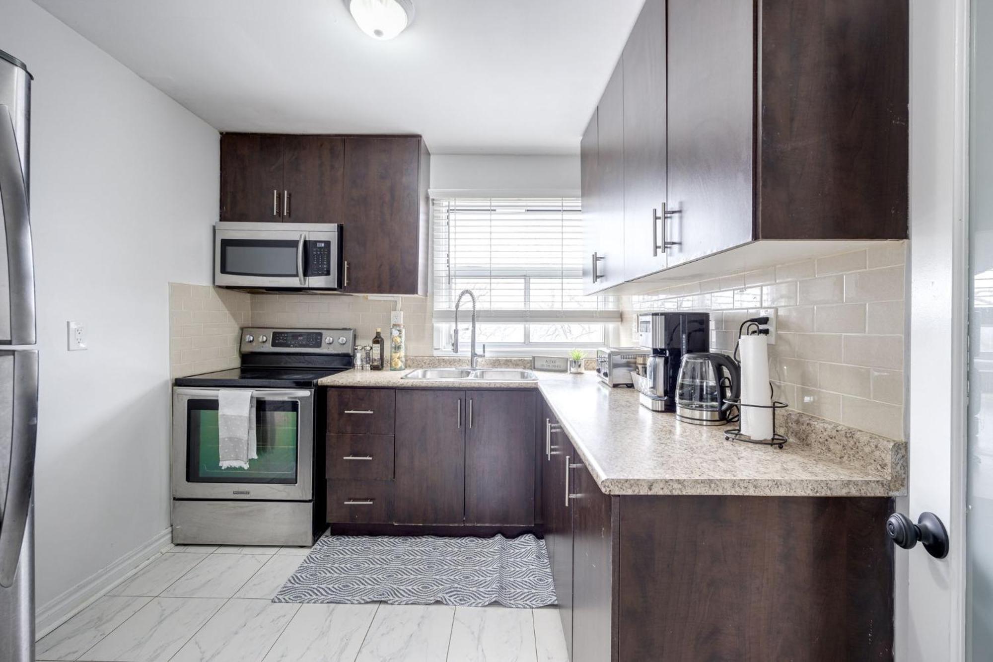 Eglinton West Guest Suite Toronto Buitenkant foto